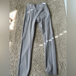LuluLemon Gray Align Leggings 25 length